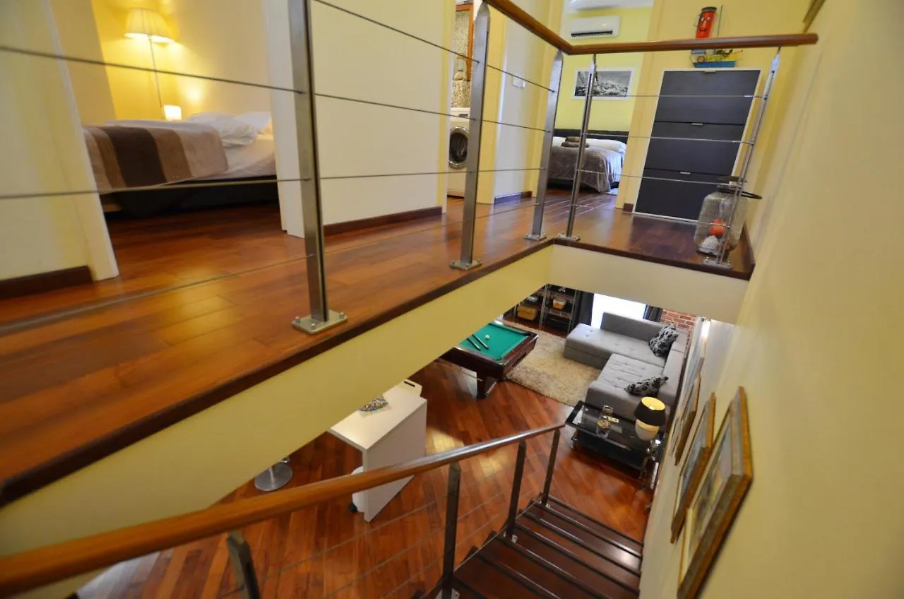 Apartment Delux 로비니